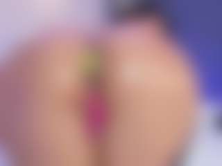 Live cam show with Valeeria - Petite Young Adult on galaxygirlnitro.com