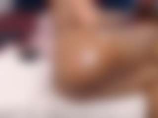BootyCallEver MILF webcam performer live streaming
