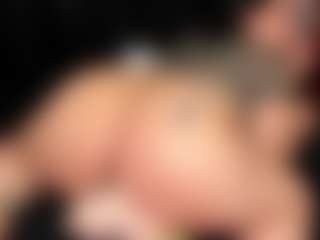 Vicky MILF webcam performer live streaming