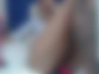 briana sexy mature MILF webcam performer live streaming