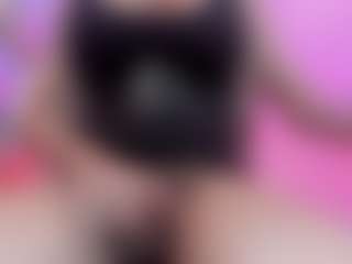 Live cam show with Andie Baker Monroe - Smoking on liverealitysex.com
