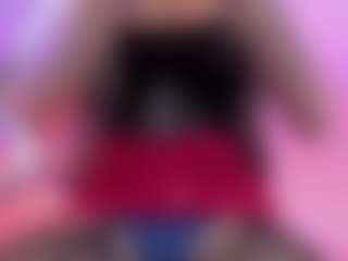 Live cam show with Andie Baker Monroe - Average on Milfs Live