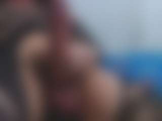 Live cam show with ESMERALDA-TS-BIG - Average on Camiplay Live