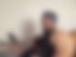 Live cam show with KingTGC - Living Room on AdultVida.com