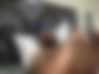 Live cam show with KingTGC - Living Room on luckytryst.com