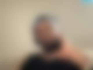 Live cam show with KingTGC - Living Room on CamClone