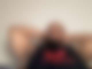 Live cam show with KingTGC - Muscular on SxyPornLive
