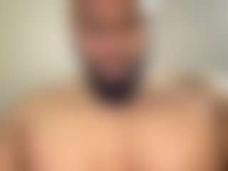 Live cam show with KingTGC - Blowjob on sexylivex.com
