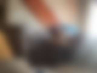 Live cam show with KingTGC - Muscular on live18s.com