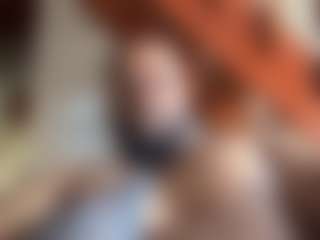 Spettacolo in cam dal vivo con KingTGC - Brown Eyes su Camsoda