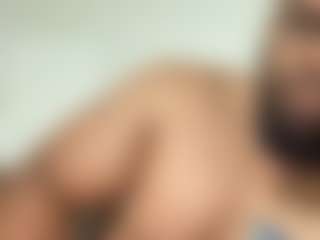Live cam show with KingTGC - Muscular on Dolls Live