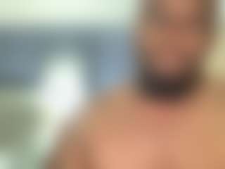 Live cam show with KingTGC - Living Room on Camsoda