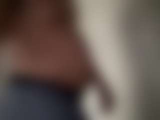 Live cam show with KingTGC - Living Room on xxxlivecams.org