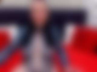Live cam show with Katherine - Living Room on eurowanks.com