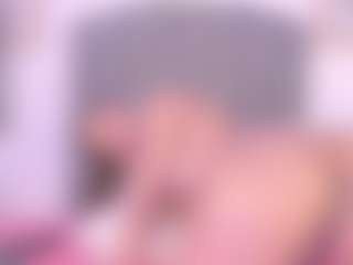 vega-16 MILF webcam performer live streaming