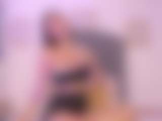 vega-16 MILF webcam performer live streaming