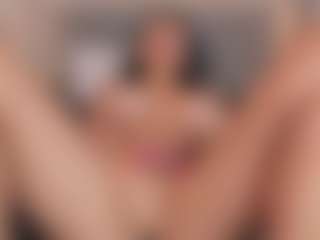 Live cam show with Lena-banks - Green Eyes on StripNow