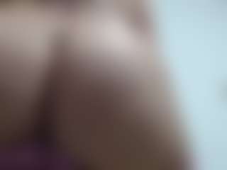 SWEETTLATINA MILF webcam performer live streaming