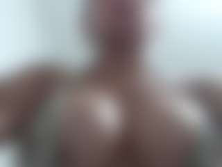 Live cam show with SWEETTLATINA - Middle Aged on Camsoda