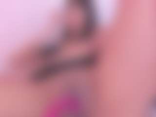 Live cam show with Aprilalen - Ebony Petite on liverealitysex.com