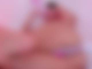 Live cam show with Aprilalen - Athletic Ebony on Dare Cams