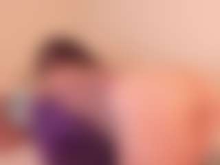 Live cam show with bigt3ti - Flirt on sexylive.show