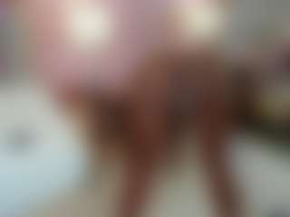 Live cam show with Camila Levis - Interactivetoy on Gym Cam Girls