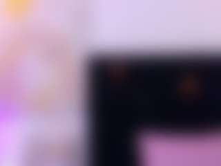 Live cam show with Emily - Black Petite on AdultVida.com