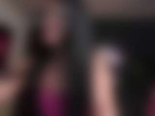 EmilyJhonsonn's Live Sex Cam Show