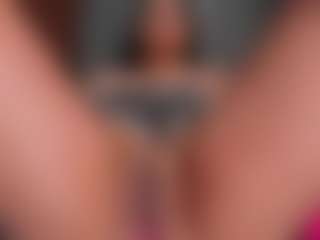 EmilyJhonsonn's Live Sex Cam Show
