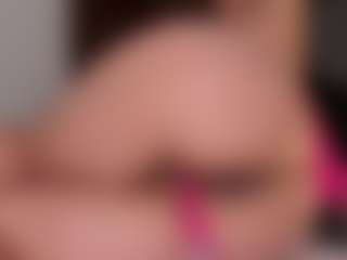 Live cam show with EmilyJhonsonn - MILF on Gym Cam Girls
