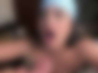 EmilyJhonsonn's Live Sex Cam Show