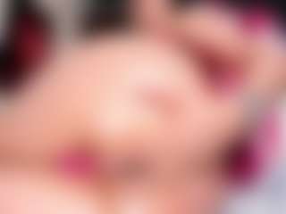 EmilyJhonsonn MILF webcam performer live streaming