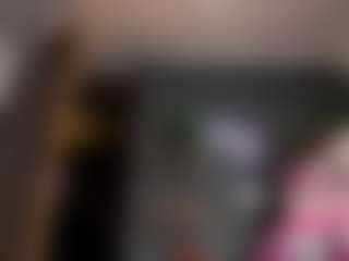 EmilyJhonsonn's Live Sex Cam Show