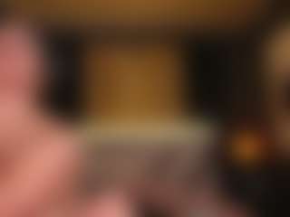 EmilyJhonsonn's Live Sex Cam Show