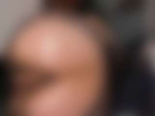 EmilyJhonsonn's Live Sex Cam Show