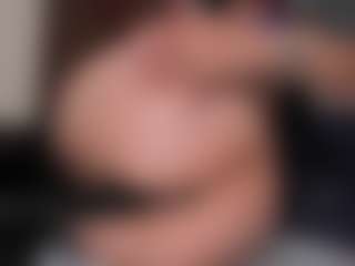 EmilyJhonsonn's Live Sex Cam Show