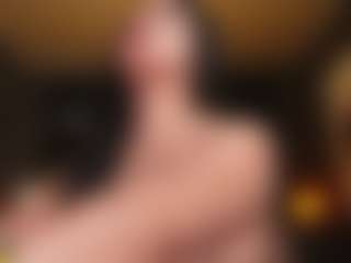 EmilyJhonsonn's Live Sex Cam Show
