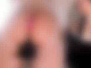 EmilyJhonsonn's Live Sex Cam Show