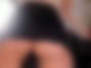 EmilyJhonsonn's Live Sex Cam Show
