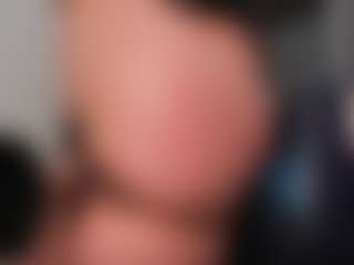 EmilyJhonsonn's Live Sex Cam Show