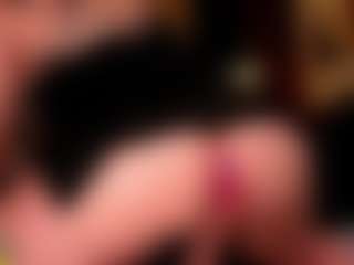 EmilyJhonsonn's Live Sex Cam Show