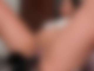EmilyJhonsonn's Live Sex Cam Show