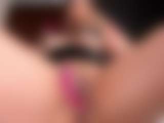 EmilyJhonsonn's Live Sex Cam Show