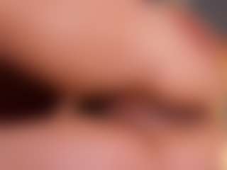 EmilyJhonsonn MILF webcam performer live streaming
