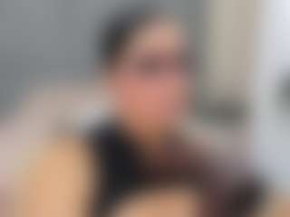 Live cam show with Angie Will - Sucking on UwU Esports
