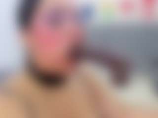 Live cam show with Angie Will - Sucking on Camsoda