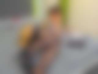 Live cam show with VeraWatts - Skinny on StripNow