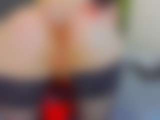 VeraWatts MILF webcam performer live streaming