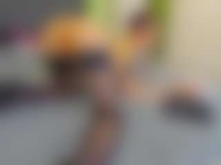 VeraWatts MILF webcam performer live streaming
